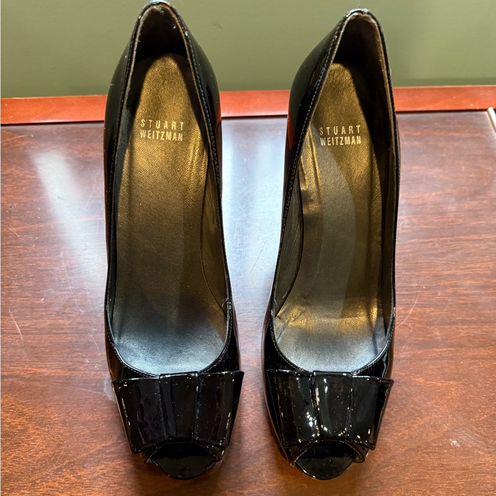 Stuart Weitzman Patent Leather Black Peep Toe Heels with Bow size 10